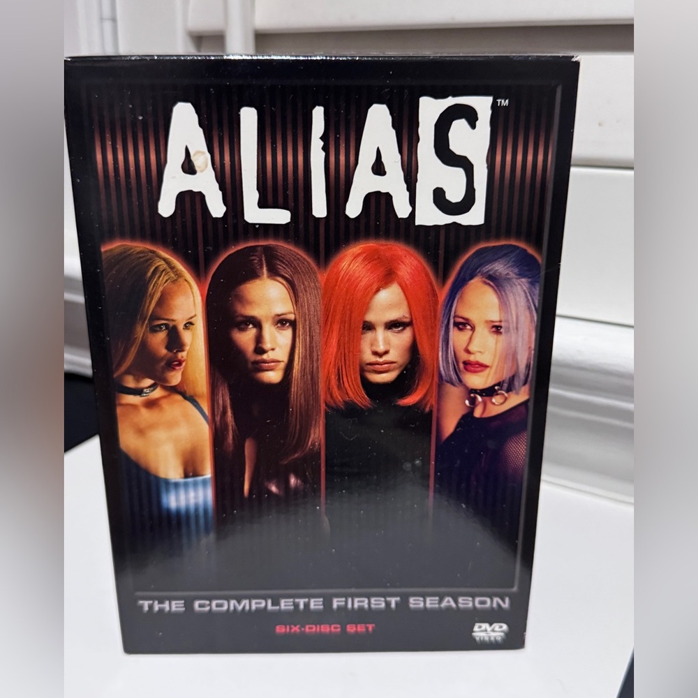 π΅οΈββοΈπ Alias: The Complete First Season DVD Box Set (6-Disc Collection) ππ΅οΈβ - Picture 5 of 16